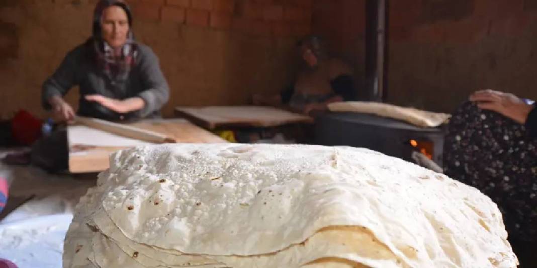 Bir yazın bir de kışın yapıyorlar! İmece usulü herkesi bir araya getiriyor: Sabah başlayan mesai geç saatlere kadar sürüyor 4